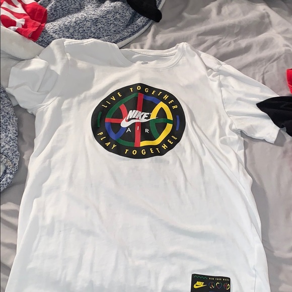 Nike shirts - Picture 2 of 5